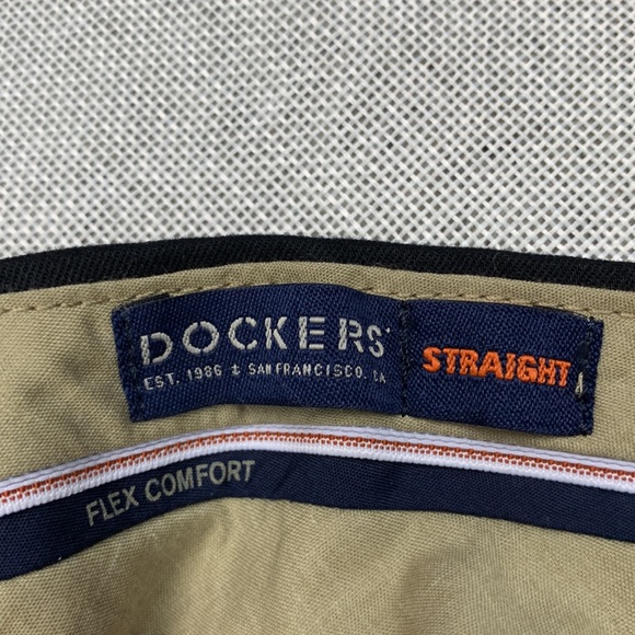 Dockers Khaki Lux Cotton Stretch Men's Straight Fit Flat Front Pant Size 36x34 - Picture 2 of 9